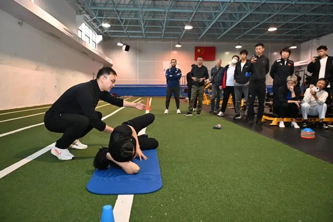 前锋如何通过专项训练提升投篮命中率_0